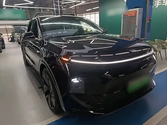 Li Auto L6 — Фото автомобиля 3