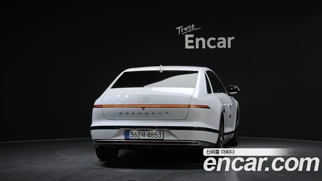 Hyundai Grandeur Grandeur (GN7) 2.5 Бензин 2WD — Фото автомобиля 4