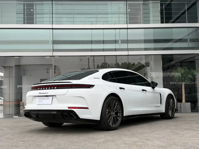 Porsche Panamera — Фото автомобиля 6