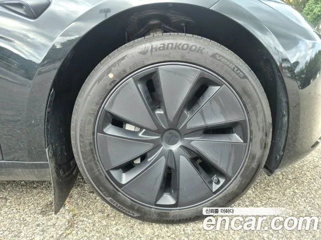 Tesla Model 3 — Фото автомобиля 5