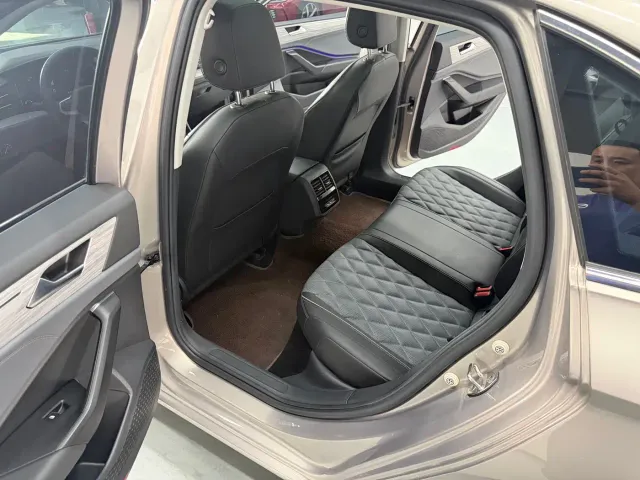 Volkswagen Sagitar — Фото автомобиля 19