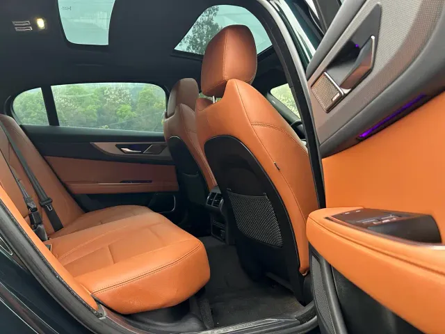 Jaguar XEL — Фото автомобиля 14