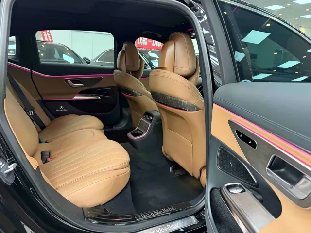 Mercedes-Benz E-Class — Фото автомобиля 14