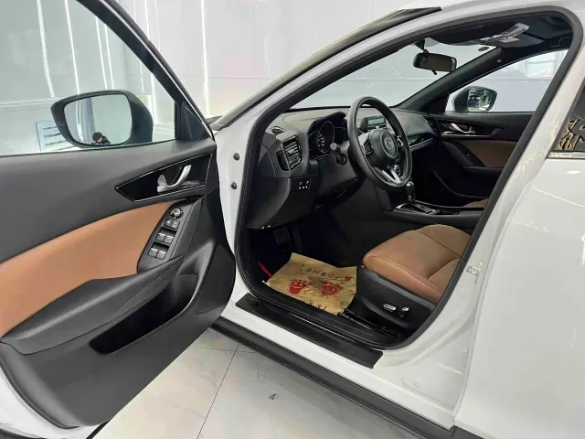 Mazda CX-4 — Фото автомобиля 7