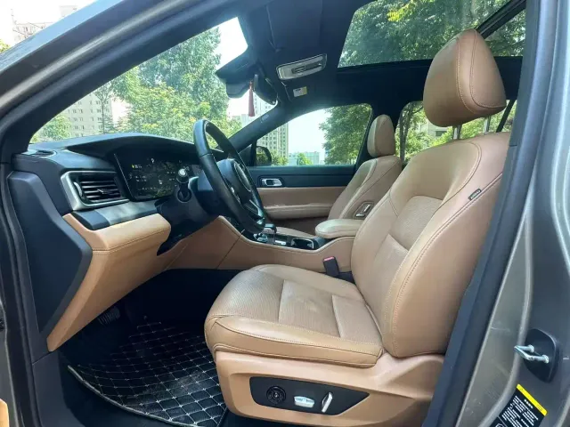 Li Auto ONE — Фото автомобиля 4
