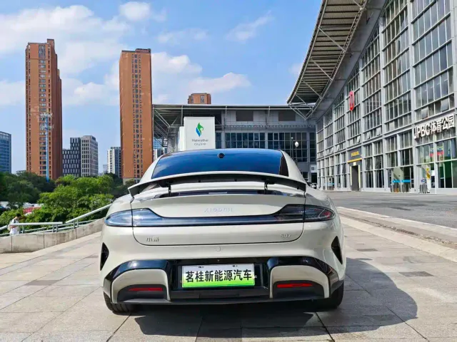 Xiaomi SU7 — Фото автомобиля 7