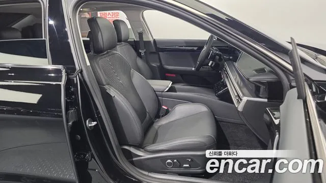 Hyundai Grandeur Grandeur (GN7) 2.5 Бензин 2WD — Фото автомобиля 12