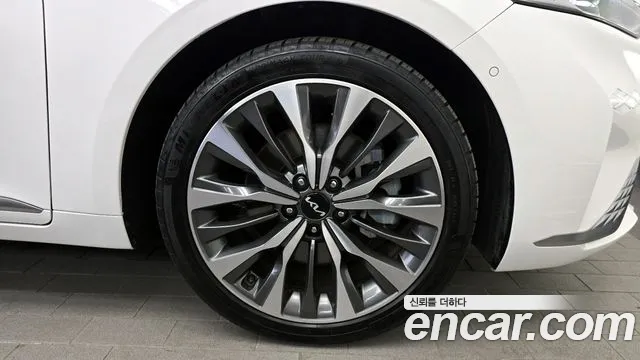 Kia K8 2.5 Бензин 2WD — Фото автомобиля 17
