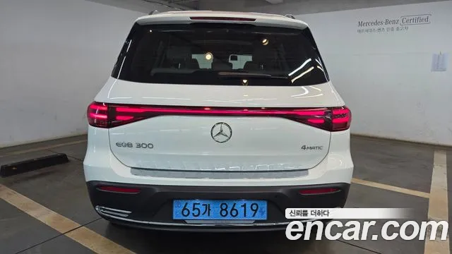 Mercedes-Benz EQB — Фото автомобиля 4