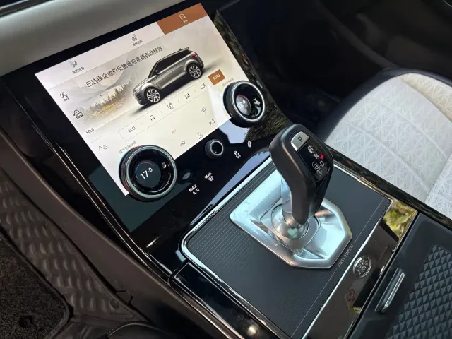 Land Rover Range Rover Evoque — Фото автомобиля 14