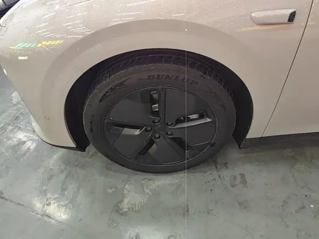 Li Auto Li Auto i6 2025 2WD Base Model — Фото автомобиля 22