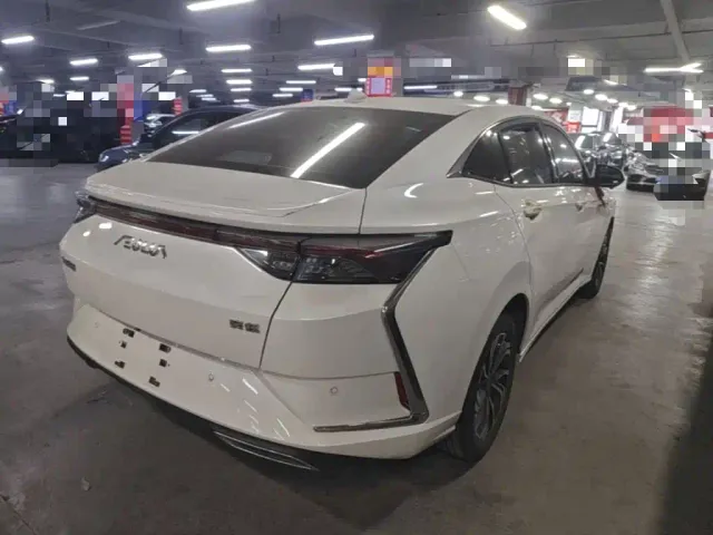 Dongfeng Yixuan — Фото автомобиля 6