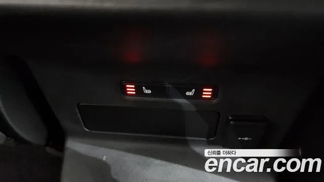 Land Rover Range Rover Velar Range Rover Velar 3.0 P400 R-Dynamic HSE — Фото автомобиля 18
