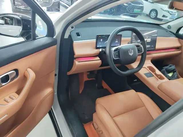 Leapmotor C10 — Фото автомобиля 15