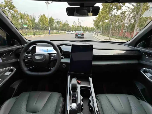 Geely Boyue — Фото автомобиля 8