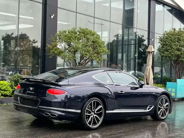 Bentley Continental — Фото автомобиля 7
