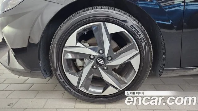 Hyundai AVANTE Avante (CN7) — Фото автомобиля 5