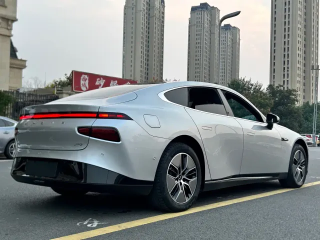 Xpeng P7 — Фото автомобиля 9