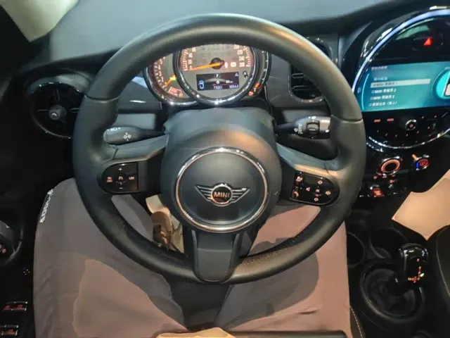 MINI Hatch — Фото автомобиля 10