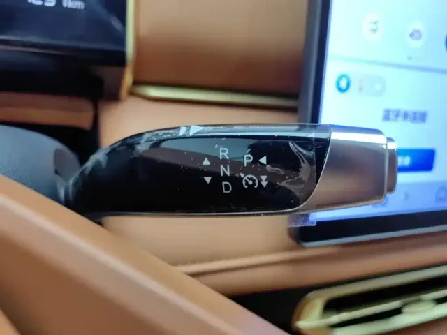 Nezha Auto Nezha X 2025 500 Plus — Фото автомобиля 13