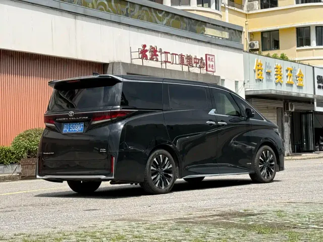Toyota Crown — Фото автомобиля 5
