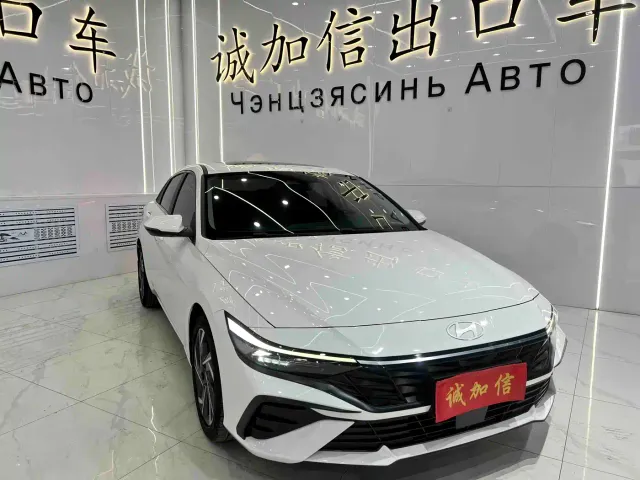 Hyundai Elantra — Фото автомобиля 3