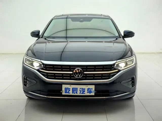 Volkswagen Passat — Фото автомобиля 2