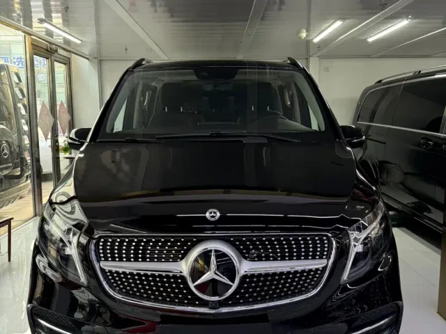 Mercedes-Benz V-Class — Фото автомобиля 2