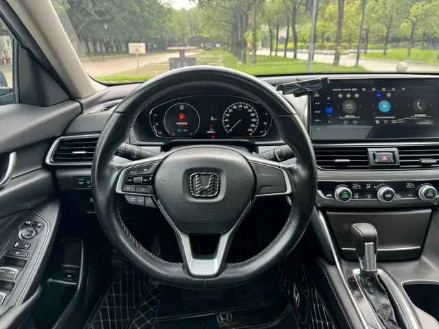 Honda Accord — Фото автомобиля 8