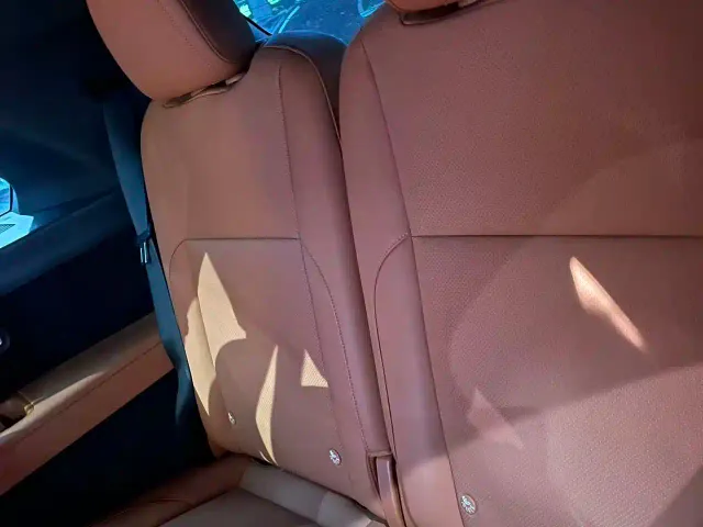 Li Auto L8 — Фото автомобиля 14