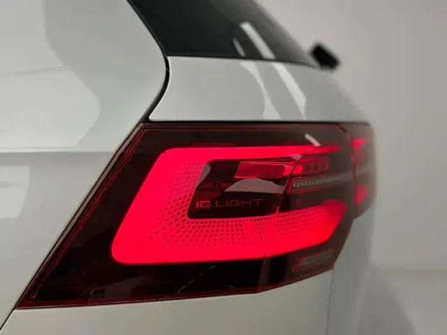Volkswagen Golf — Фото автомобиля 13