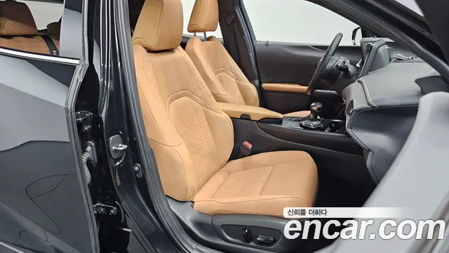 Lexus UX — Фото автомобиля 24