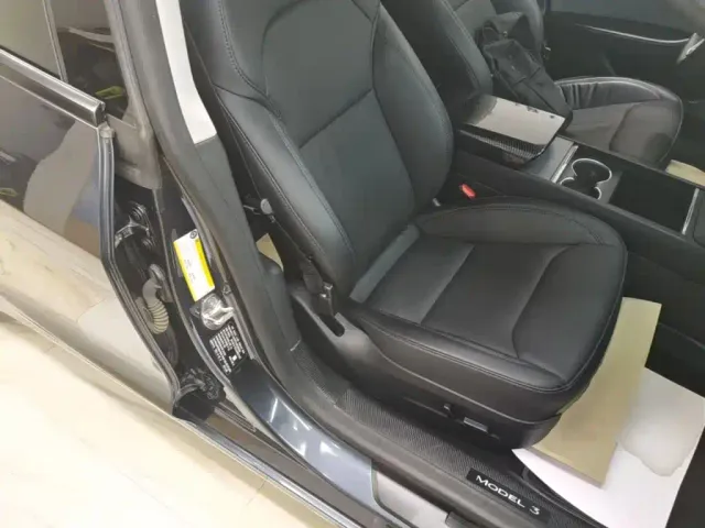 Tesla Model 3 — Фото автомобиля 24