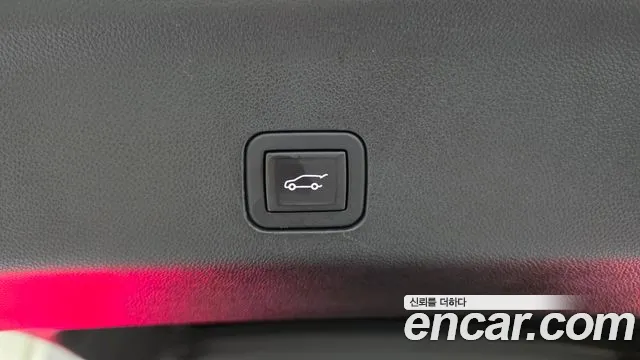 Cadillac Escalade — Фото автомобиля 22