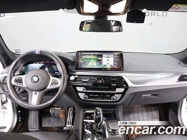 BMW 5 Series G30 — Фото автомобиля 13