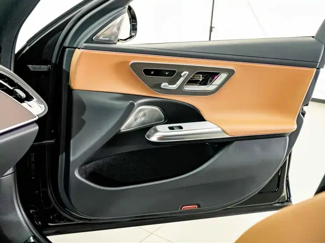 Mercedes-Benz E-Class — Фото автомобиля 16