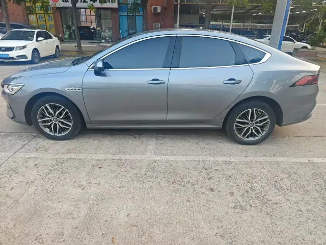 BYD Qin PLUS — Фото автомобиля 3