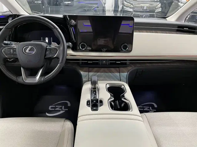 Lexus LM — Фото автомобиля 10