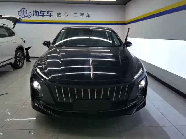 Hongqi E-QM5 — Фото автомобиля 2