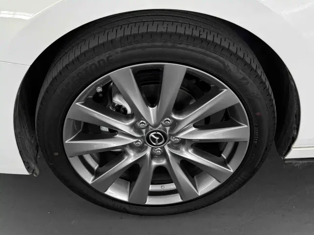Mazda Axela — Фото автомобиля 16