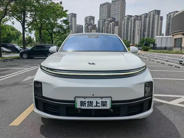 Li Auto L7 — Фото автомобиля 2