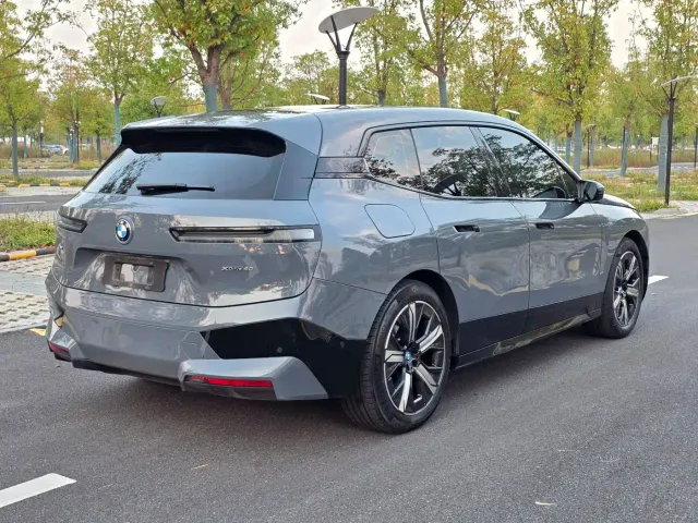 BMW iX — Фото автомобиля 4