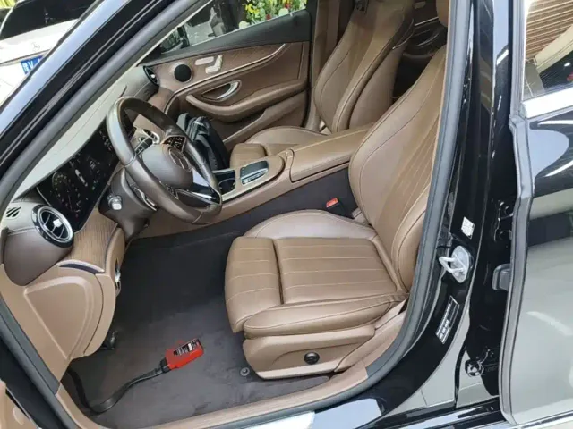 Mercedes-Benz E-Class — Фото автомобиля 14