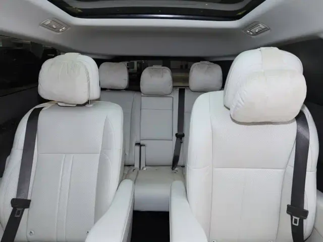 Li Auto MEGA — Фото автомобиля 27