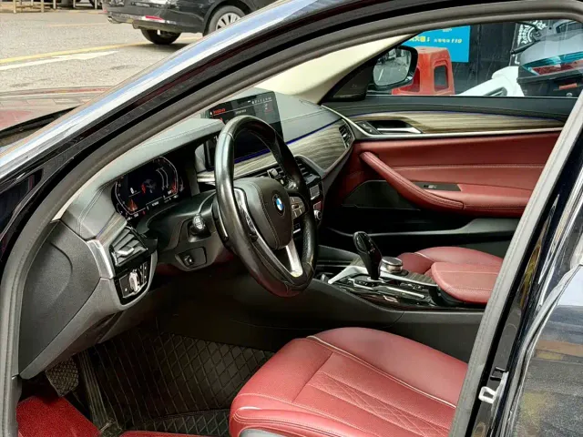 BMW 5 Series — Фото автомобиля 3