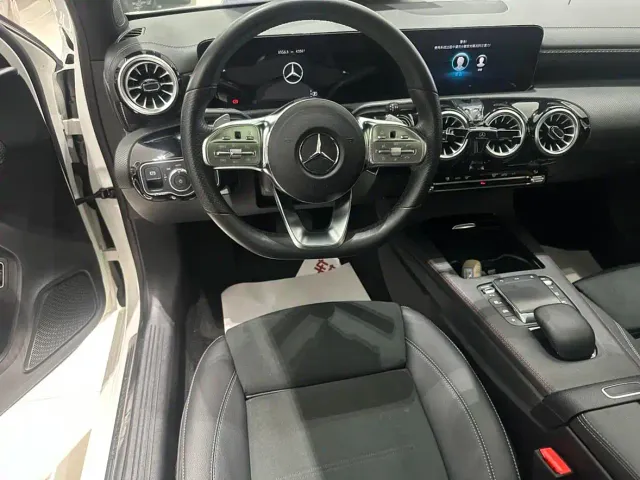 Mercedes-Benz A-Class — Фото автомобиля 3