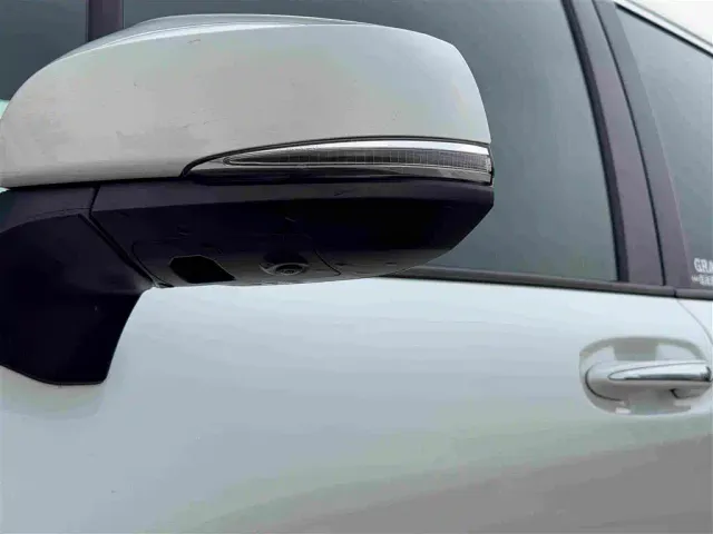 Toyota Granvia — Фото автомобиля 24