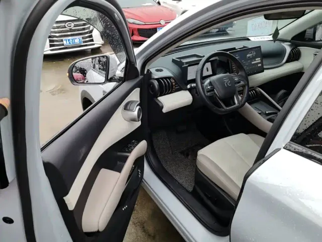 BYD Yuan PLUS — Фото автомобиля 15