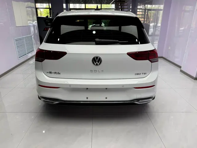 Volkswagen Golf — Фото автомобиля 3