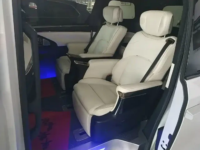 GAC Trumpchi M8 — Фото автомобиля 16